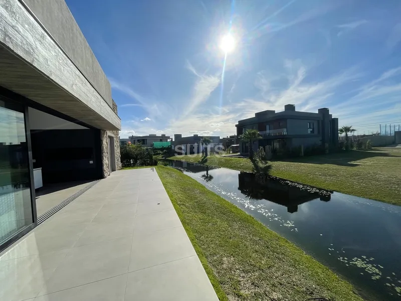 Excelente casa beira-lago nunca habitada no condomínio Celebration: 24ª foto da galeria de imagens do imóvel