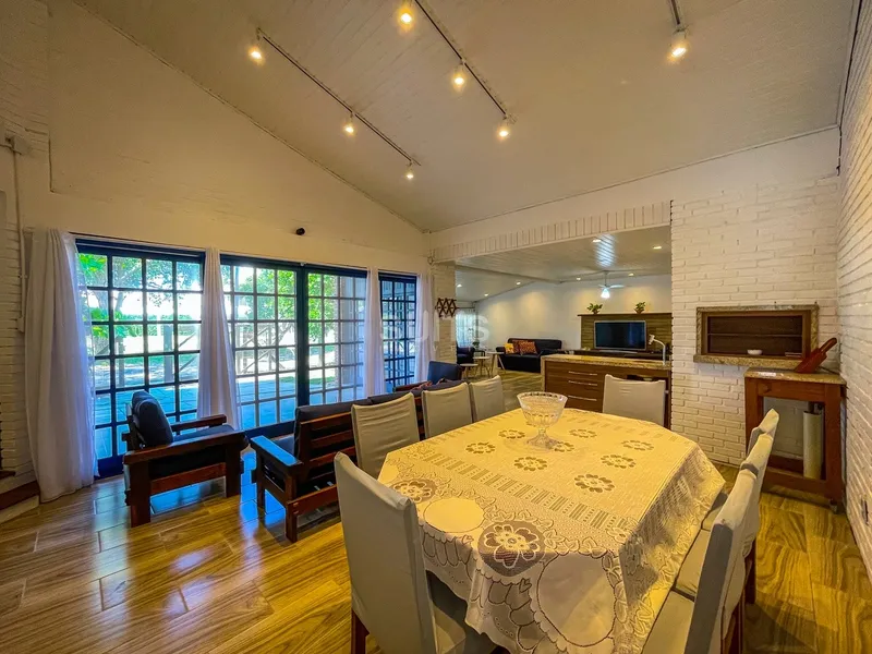 Excelente casa à venda próxima do mar no Centro de Xangri-Lá: 4ª foto da galeria de imagens do imóvel