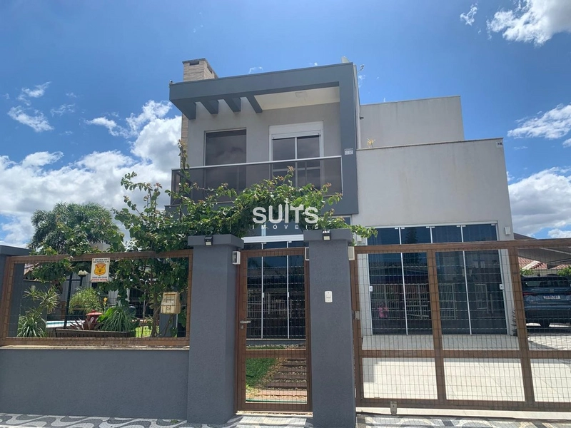 Excelente sobrado à venda na praia de Atlântida em Xangri-lá: 1ª foto da galeria de imagens do imóvel