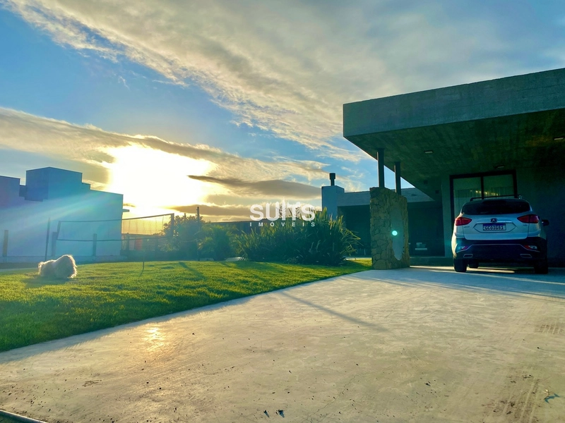 Excelente casa térrea, moderna com 2 terrenos, praia do Arpoador!: 1ª foto da galeria de imagens do imóvel