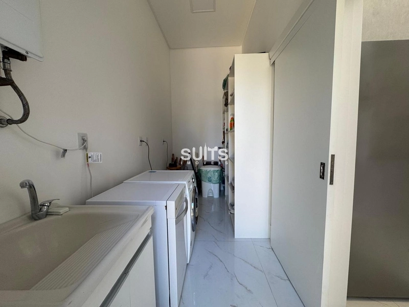 Excelente casa com linda vista para o lago no condomínio Riviera: 24ª foto da galeria de imagens do imóvel