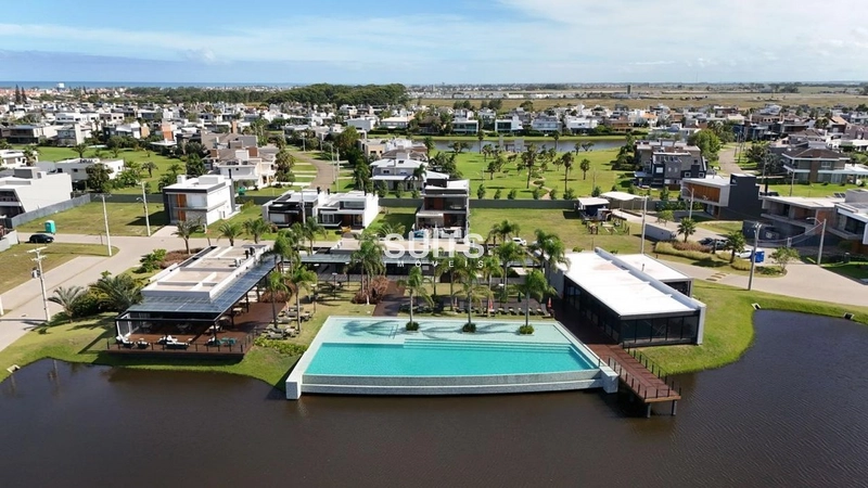 Excelente sobrado beira lago no condomínio Sunset: 28ª foto da galeria de imagens do imóvel