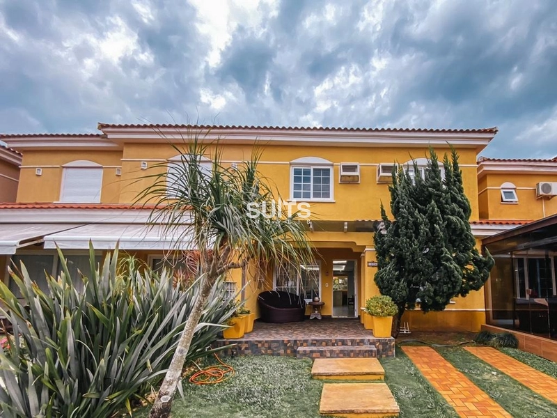 Lindo sobrado à venda no condomínio Villas Resort: 1ª foto da galeria de imagens do imóvel