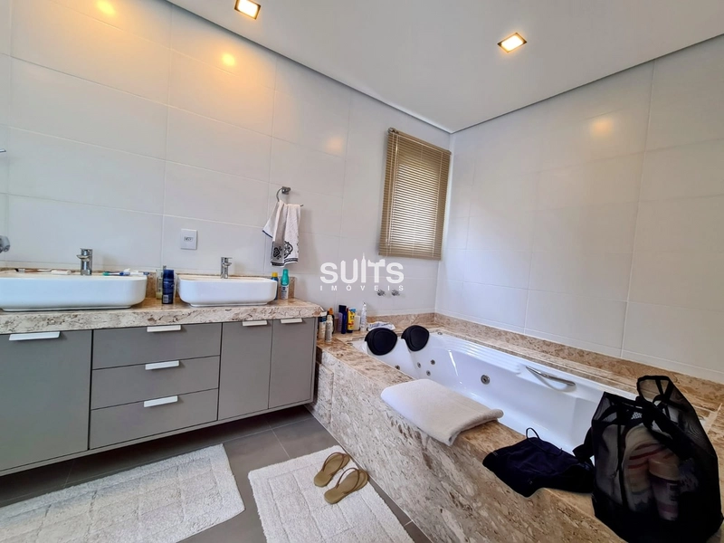 Excelente sobrado à venda no condomínio Quintas do lago: 44ª foto da galeria de imagens do imóvel