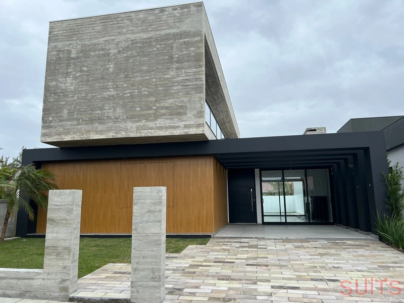 Sobrado alto padrão no Centro da praia de Xangri-Lá: 1ª foto da galeria de imagens do imóvel