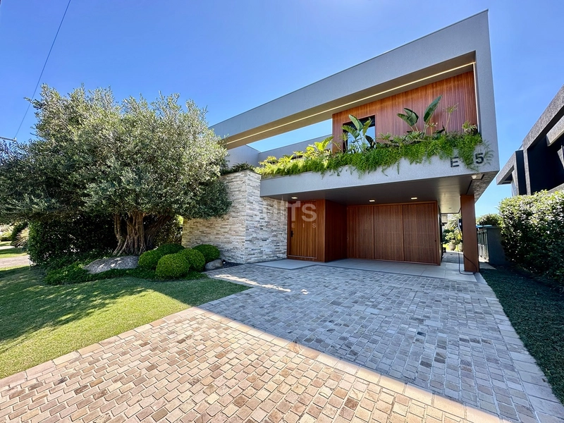 Excelente sobrado à venda no Enseada : 2ª foto da galeria de imagens do imóvel