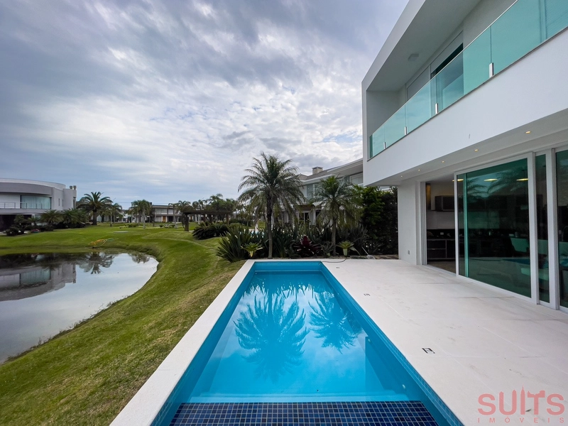 Linda mansão beira lago no condomínio Enseada: 18ª foto da galeria de imagens do imóvel