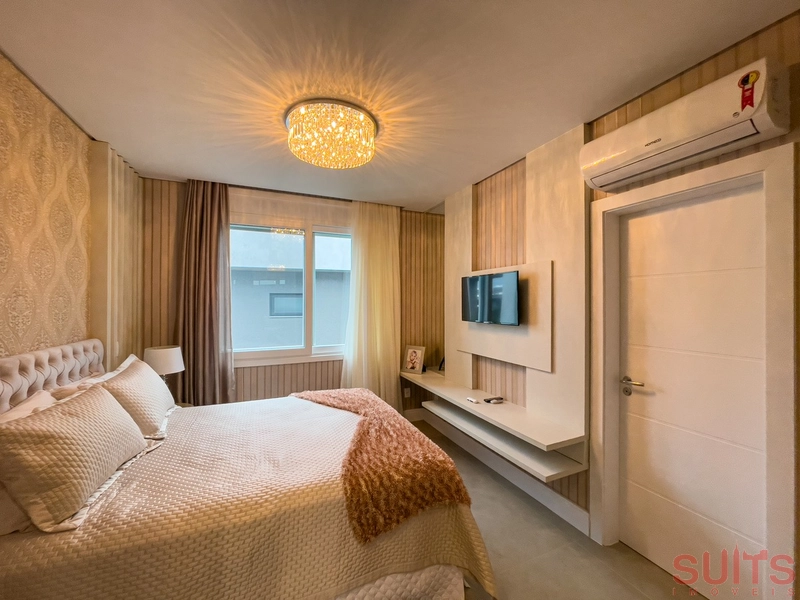 Linda mansão beira lago no condomínio Enseada: 32ª foto da galeria de imagens do imóvel