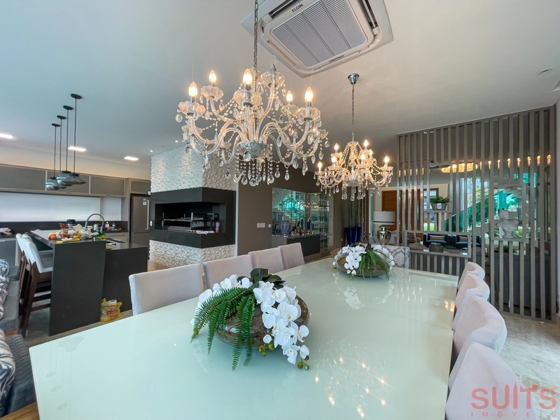 Linda mansão beira lago no condomínio Enseada: 15ª foto da galeria de imagens do imóvel