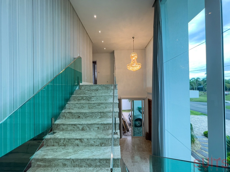 Linda mansão beira lago no condomínio Enseada: 23ª foto da galeria de imagens do imóvel