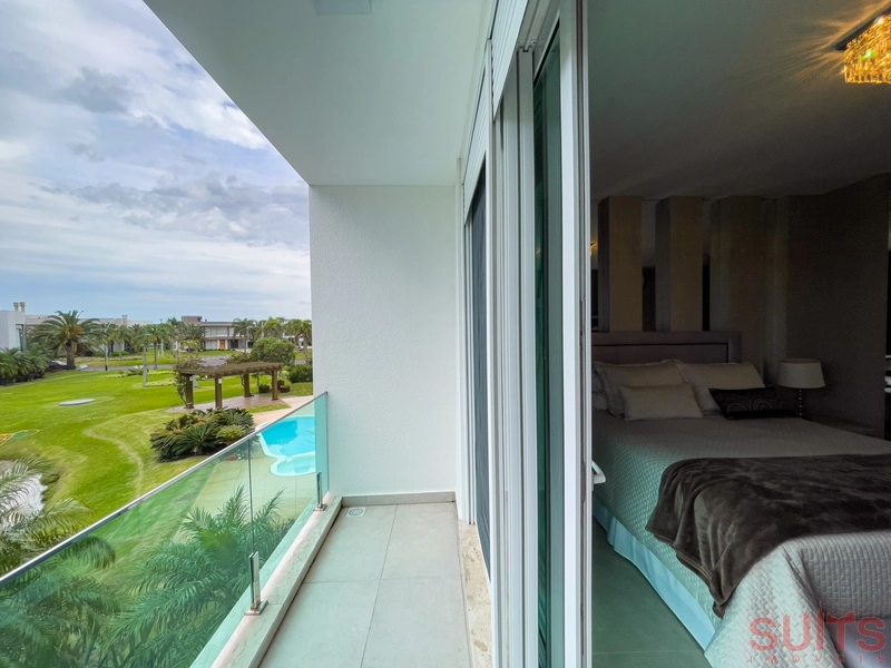 Linda mansão beira lago no condomínio Enseada: 38ª foto da galeria de imagens do imóvel