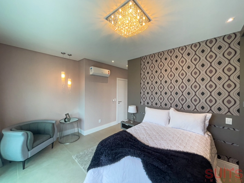 Linda mansão beira lago no condomínio Enseada: 25ª foto da galeria de imagens do imóvel