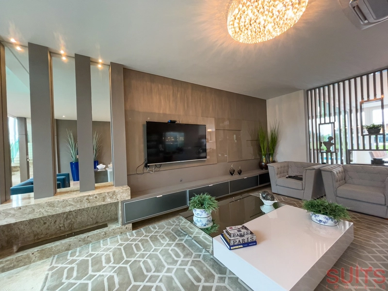 Linda mansão beira lago no condomínio Enseada: 9ª foto da galeria de imagens do imóvel