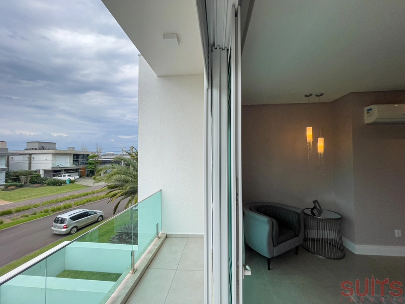 Linda mansão beira lago no condomínio Enseada: 26ª foto da galeria de imagens do imóvel