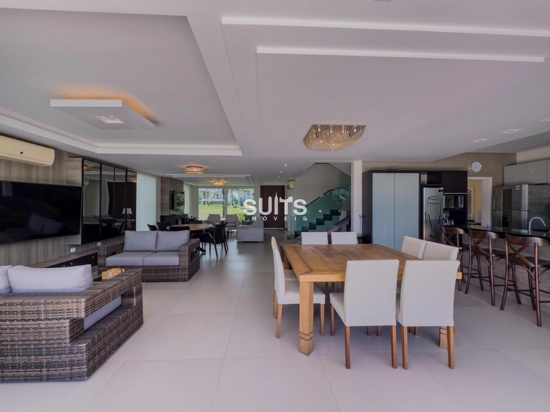 Excelente sobrado beira lago no condomínio Enseada: 29ª foto da galeria de imagens do imóvel