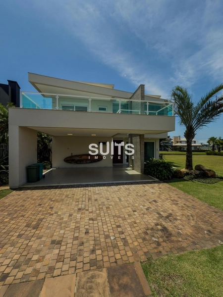 Excelente sobrado beira lago no condomínio Enseada: 2ª foto da galeria de imagens do imóvel