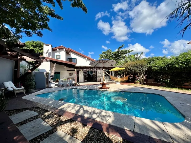 Sobrado com piscina próximo ao mar no Centro de Xangri-Lá: 1ª foto da galeria de imagens do imóvel