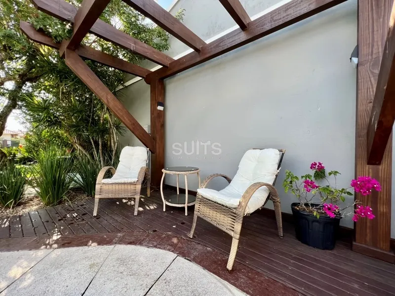 Sobrado com piscina próximo ao mar no Centro de Xangri-Lá: 3ª foto da galeria de imagens do imóvel