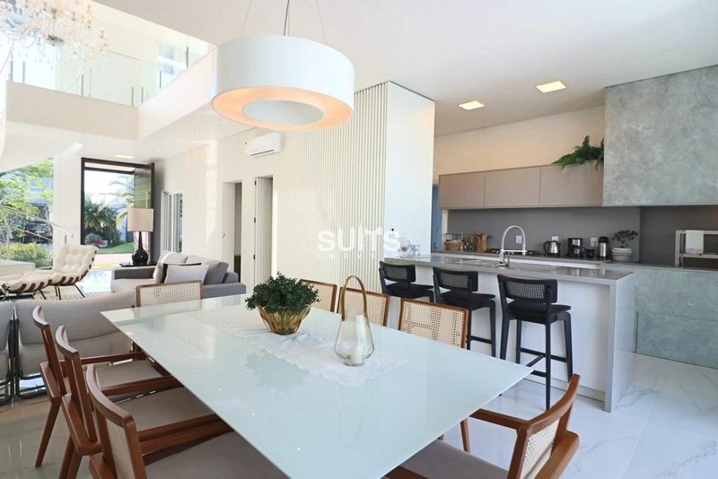 Excelente sobrado na beira lago no condomínio Malibu: 7ª foto da galeria de imagens do imóvel