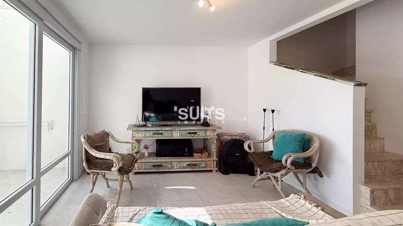 Excelente casa beira lago à venda no condomínio Páteo Marbella: 2ª foto da galeria de imagens do imóvel