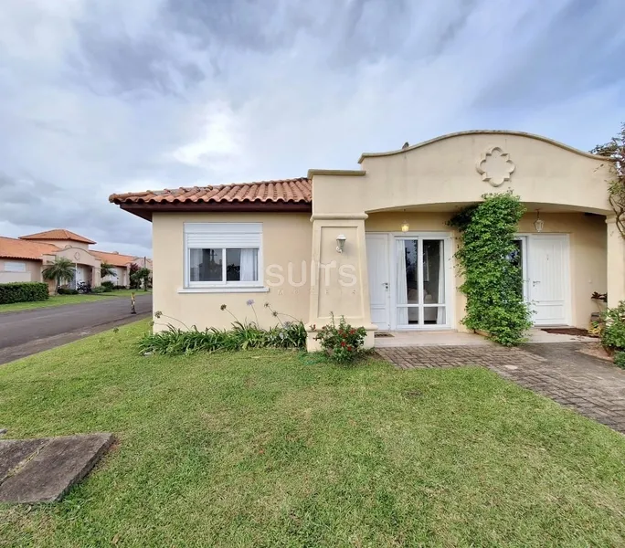 Excelente casa à venda no condomínio Casa Hermosa: 2ª foto da galeria de imagens do imóvel