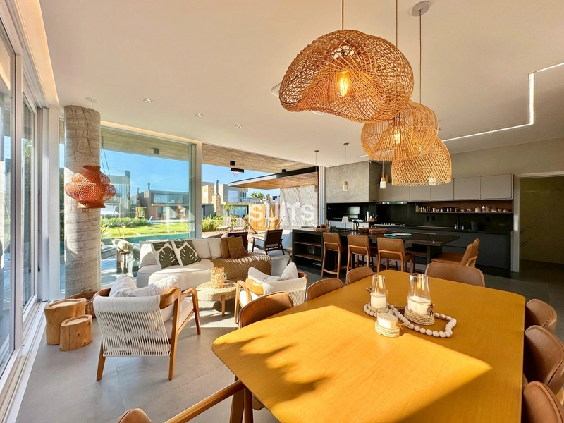 Excelente sobrado beira lago à venda no condomínio Riviera: 11ª foto da galeria de imagens do imóvel