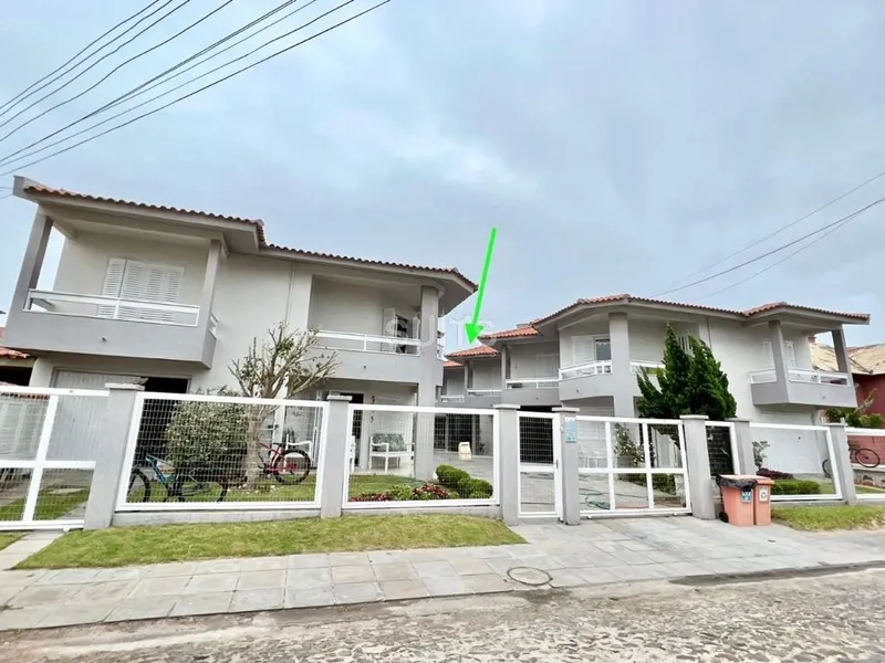 Excelente sobrado à 01 quadra do mar no Centro de Xangri-Lá: 2ª foto da galeria de imagens do imóvel