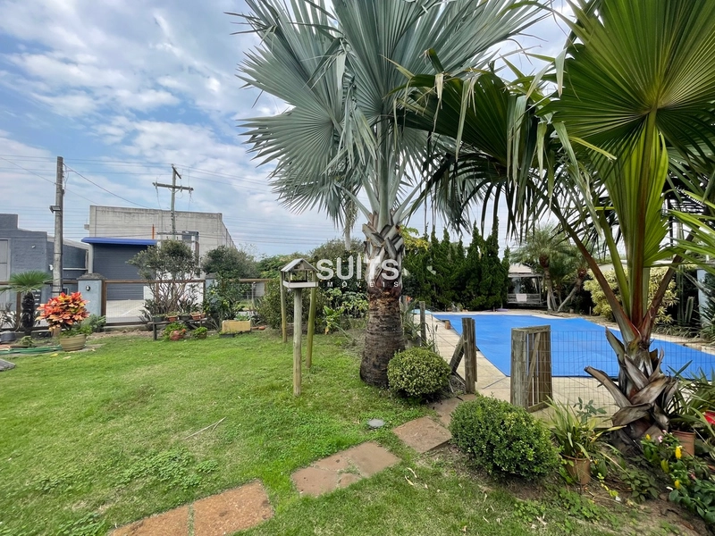 Excelente Sobrado à venda em Xangri-lá, região de moradores e comércio: 4ª foto da galeria de imagens do imóvel