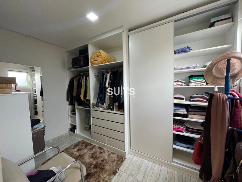 Excelente Sobrado à venda em Xangri-lá, região de moradores e comércio: 8ª foto da galeria de imagens do imóvel