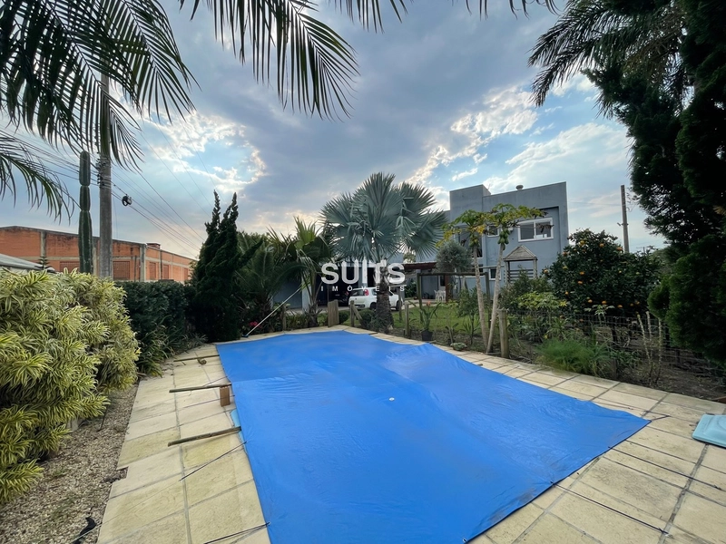 Excelente Sobrado à venda em Xangri-lá, região de moradores e comércio: 2ª foto da galeria de imagens do imóvel