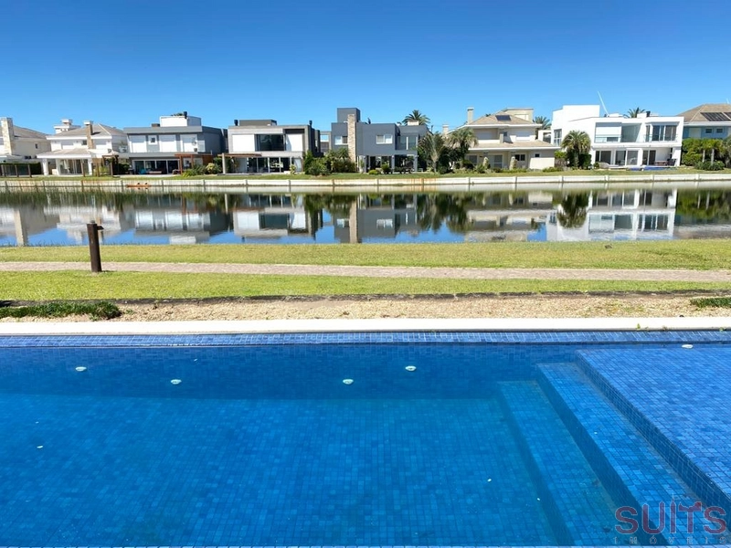 Magnífica mansão com 2 lotes no condomínio Bosques de Atlântida: 42ª foto da galeria de imagens do imóvel