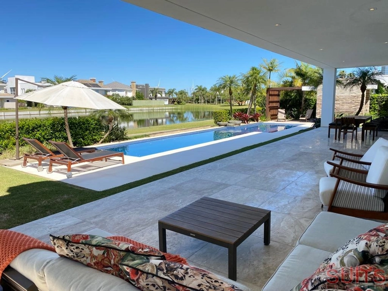 Magnífica mansão com 2 lotes no condomínio Bosques de Atlântida: 33ª foto da galeria de imagens do imóvel