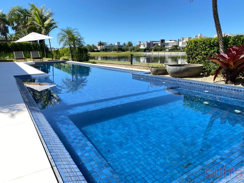 Magnífica mansão com 2 lotes no condomínio Bosques de Atlântida: 41ª foto da galeria de imagens do imóvel