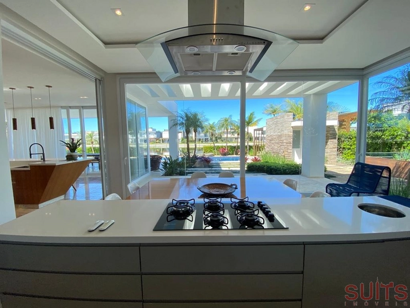 Magnífica mansão com 2 lotes no condomínio Bosques de Atlântida: 28ª foto da galeria de imagens do imóvel