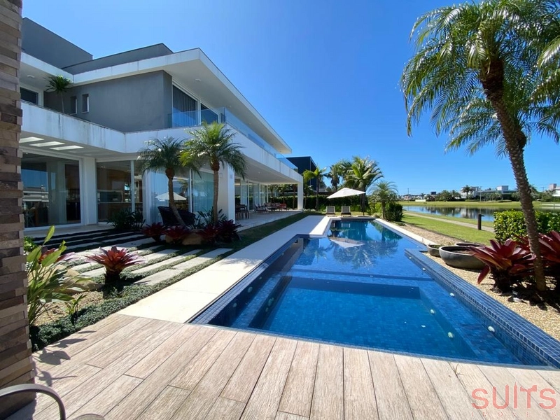 Magnífica mansão com 2 lotes no condomínio Bosques de Atlântida: 39ª foto da galeria de imagens do imóvel