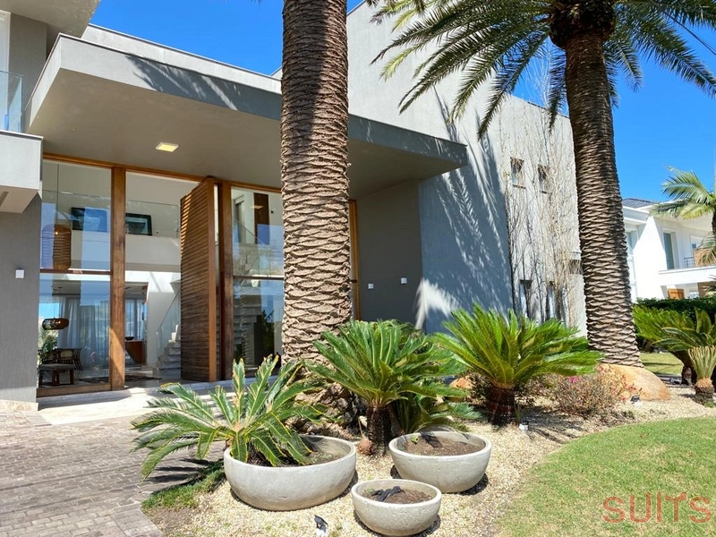 Magnífica mansão com 2 lotes no condomínio Bosques de Atlântida: 4ª foto da galeria de imagens do imóvel