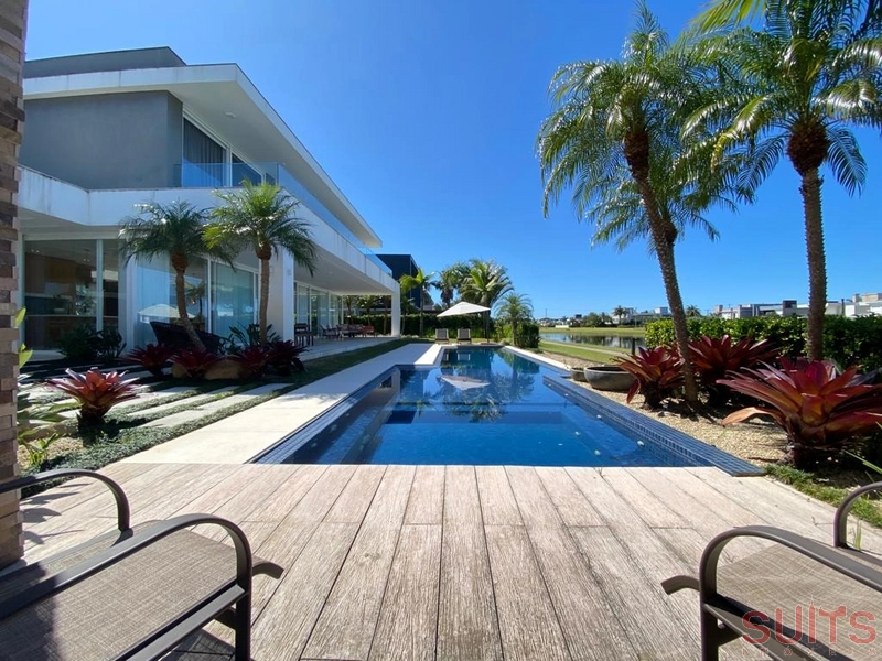 Magnífica mansão com 2 lotes no condomínio Bosques de Atlântida: 38ª foto da galeria de imagens do imóvel