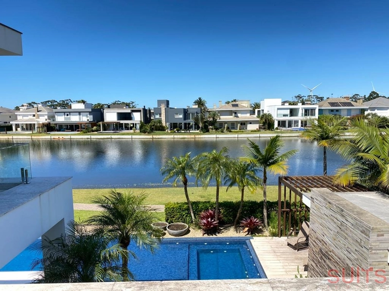 Magnífica mansão com 2 lotes no condomínio Bosques de Atlântida: 66ª foto da galeria de imagens do imóvel