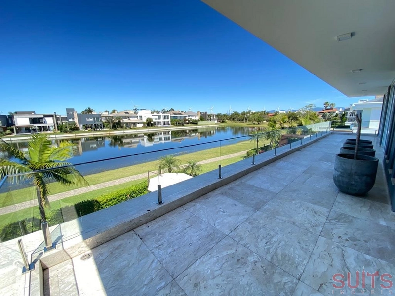 Magnífica mansão com 2 lotes no condomínio Bosques de Atlântida: 87ª foto da galeria de imagens do imóvel