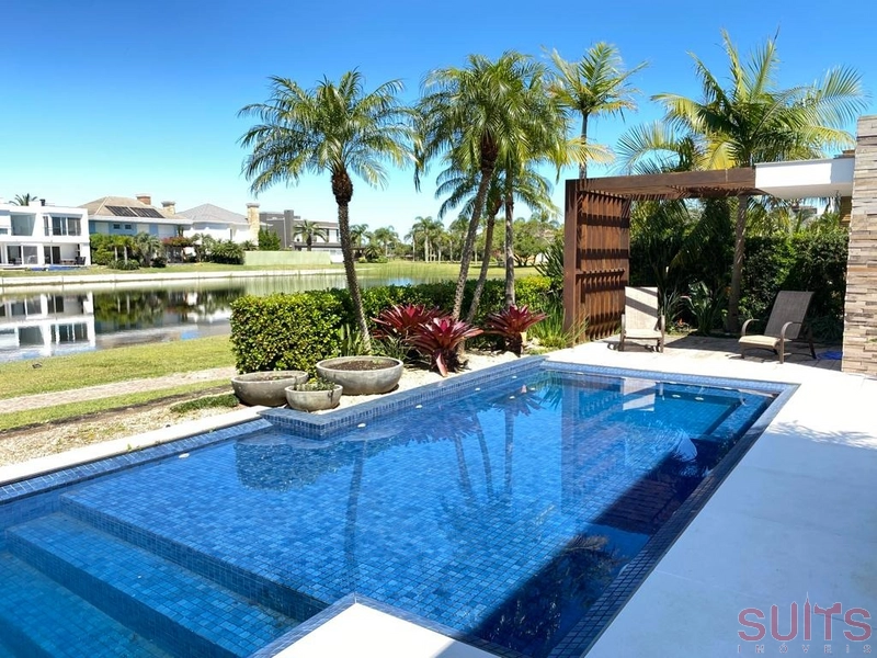 Magnífica mansão com 2 lotes no condomínio Bosques de Atlântida: 44ª foto da galeria de imagens do imóvel