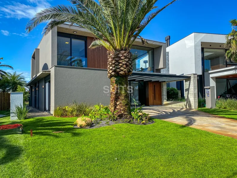 Excelente sobrado nas margens do lago no condomínio Enseada: 3ª foto da galeria de imagens do imóvel