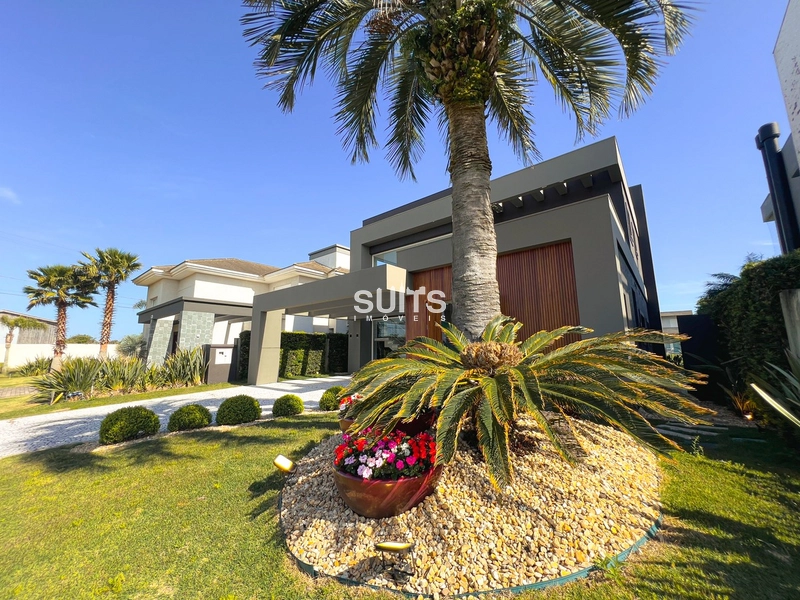 Excelente sobrado beira lago no condomínio Enseada: 2ª foto da galeria de imagens do imóvel