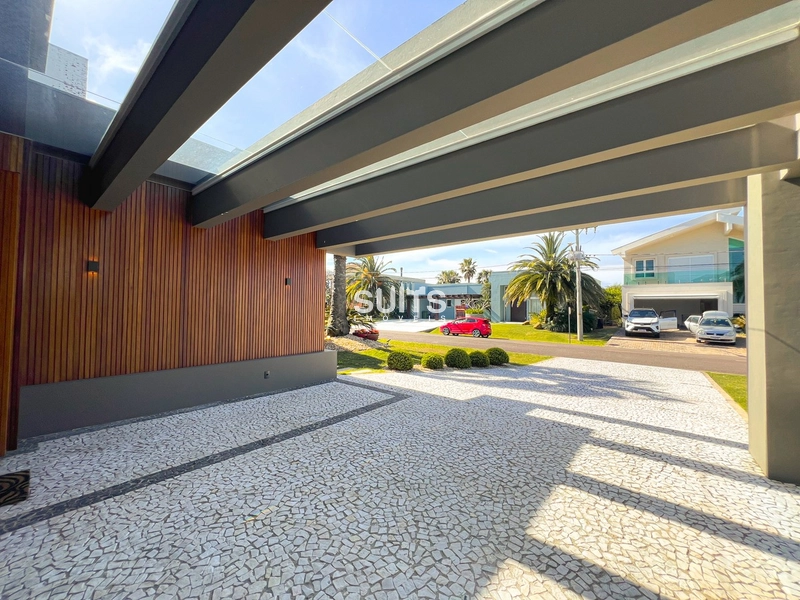 Excelente sobrado beira lago no condomínio Enseada: 3ª foto da galeria de imagens do imóvel