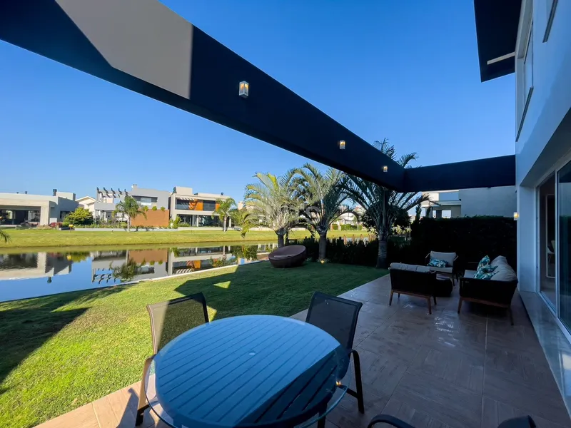 Excelente sobrado beira lago à venda no condomínio Sea Coast: 18ª foto da galeria de imagens do imóvel
