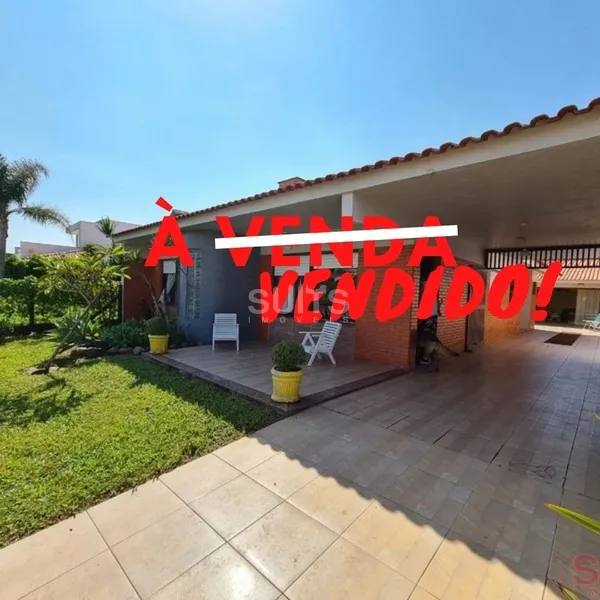 Casa em excelente localização à venda no centro de Xangri-Lá: 1ª foto da galeria de imagens do imóvel