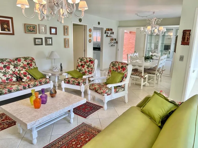 Incrível casa próxima do mar no centro da Praia de Xangri-Lá: 3ª foto da galeria de imagens do imóvel