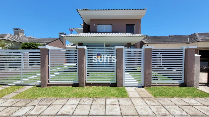 Excelente sobrado para quem procura espaço na praia de Noiva do Mar: 1ª foto da galeria de imagens do imóvel