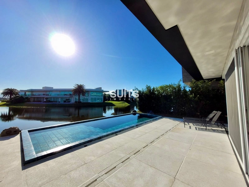 Excelente sobrado beira lago no Condomínio Enseada: 24ª foto da galeria de imagens do imóvel