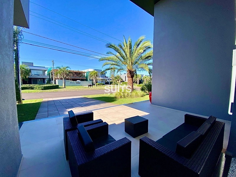 Excelente sobrado beira lago no Condomínio Enseada: 2ª foto da galeria de imagens do imóvel