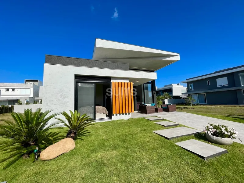 Excelente casa térrea de esquina, no condomínio Blue em Xangri-Lá: 3ª foto da galeria de imagens do imóvel